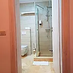 招待所 Eros 3*